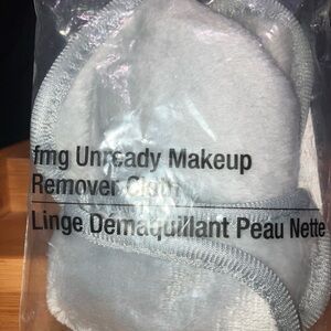 Avon fmg Unready Makeup Remover Cloth